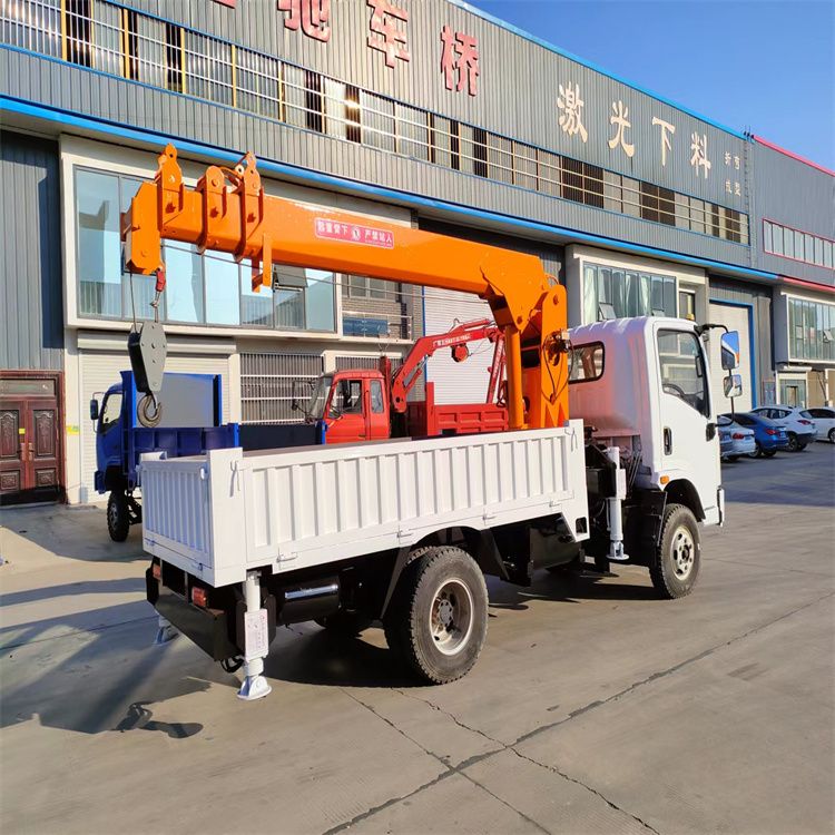 桦甸市三轮随车吊定制 农用改装机自备吊中瑞长期出售