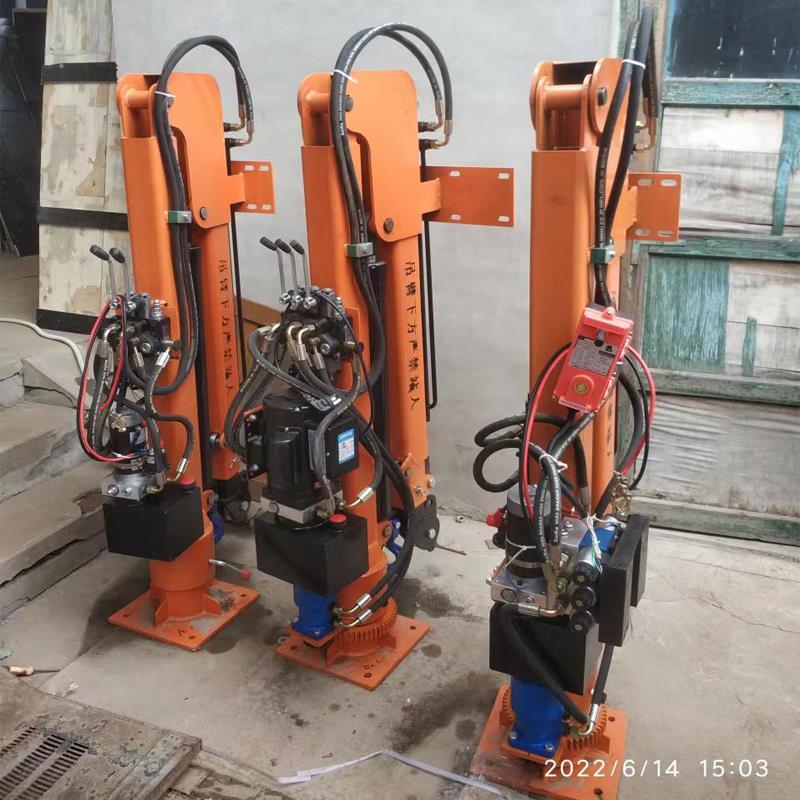 桦甸市重汽蓝牌随车吊 3.2吨 国六动力强 液压驱动 农用自卸起重机